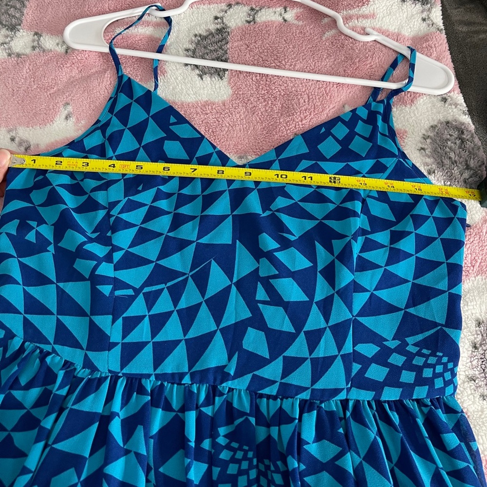 Dress - Picture 5 of 9